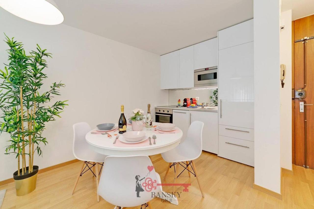 Center - For 6 People With Terrace -by Easylife Swiss Lugano